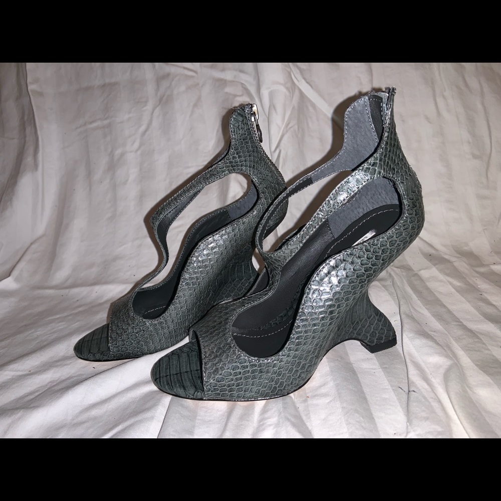 LEON MAX. Extreme rare, ONE OF A KIND. Brand NEW